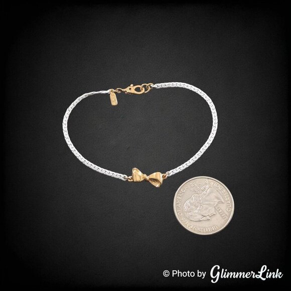 Vintage 1960s Monet White Enamel Gold Tone Bow Minimalist Chain Bracelet - Picture 4 of 9